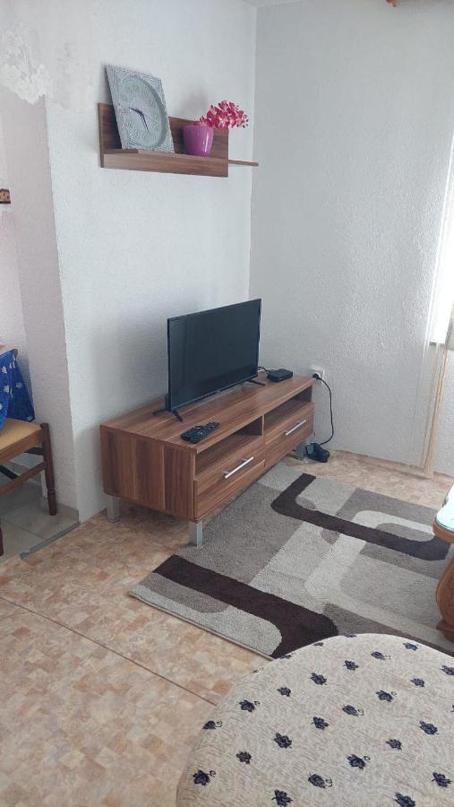 Apartman Mely Kulen Vakuf Eksteriør bilde